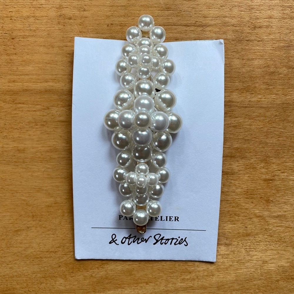 *NWT* 🎀 & Other Stories - Pearl Hair Clip